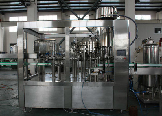 Çin Alkolsüz İçecek / Kola / Meyve Bira için Çok Fonksiyonlu Gazlı İçecek Makinesi Cam Şişeler Tedarikçi