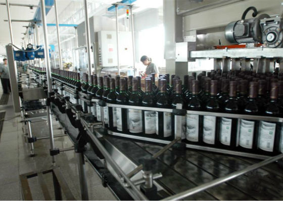 Çin Üzüm / Kırmızı Şarap Üretim Hattı Otomatik Ambalaj Taşıma Yüksek Verimlilik Tedarikçi